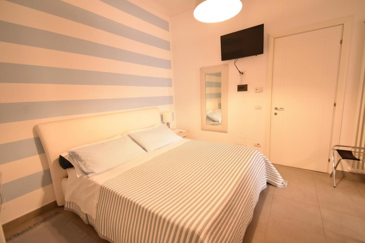Affittacamere E Appartamenti - Rent Rooms And Apartments Le Camere Nel Corso - Adults Only La Spezia Exteriör bild